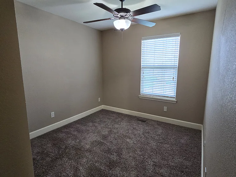 21601 Westover Cir — Photo 34
