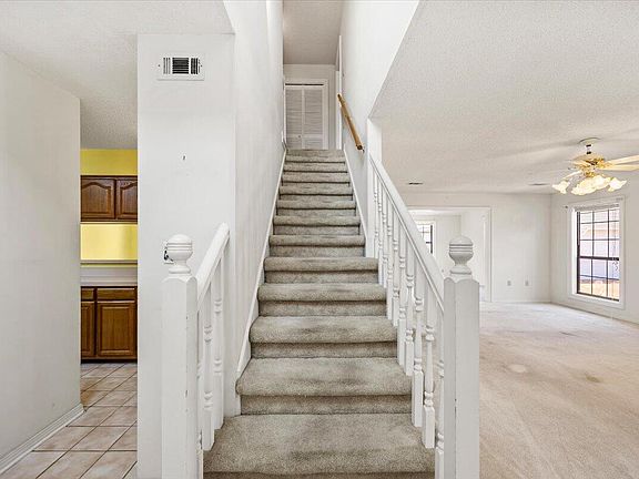 4th image of 9413 Octavia Ln