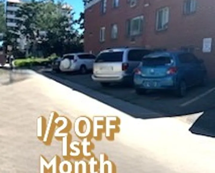 1455 N High St St Charles Apartments — Photo 5