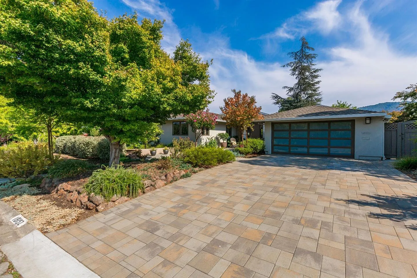 16152 Azalea Way photo 1