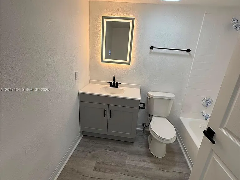 1220 NW 103rd Ln #413 — Photo 7