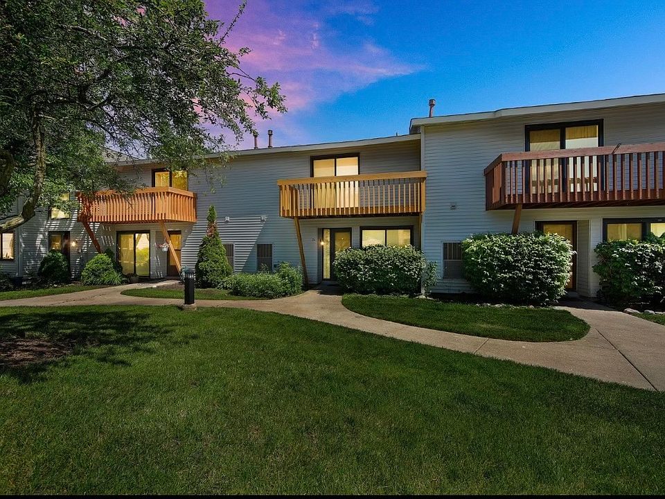 1st image of 71 Michigan Ct