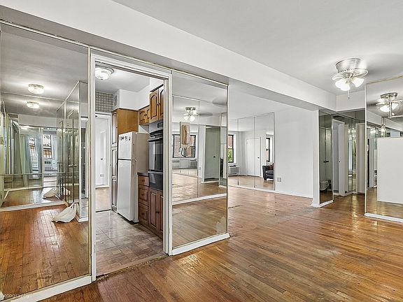 4th image of 4131 51st St APT 4K