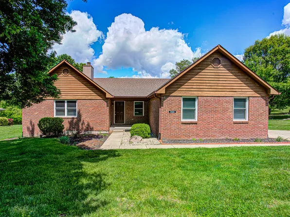 2100 Deer Lake Dr, Martinsville, IN 46151