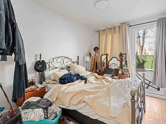 3rd image of 383 Rutland Rd #1A