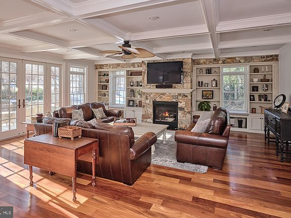 4th image of 43 Buckman Dr