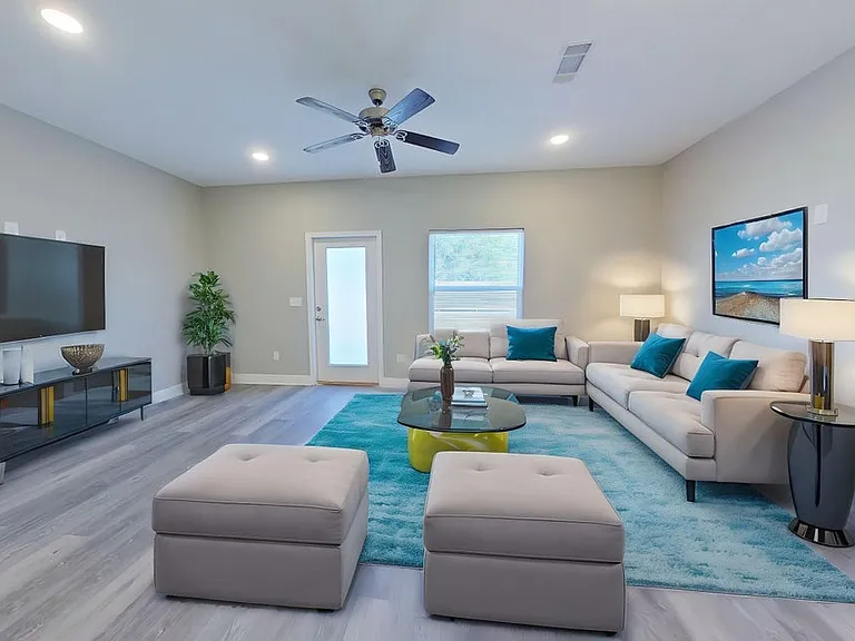 7 Holmes Blvd #C — Photo 6