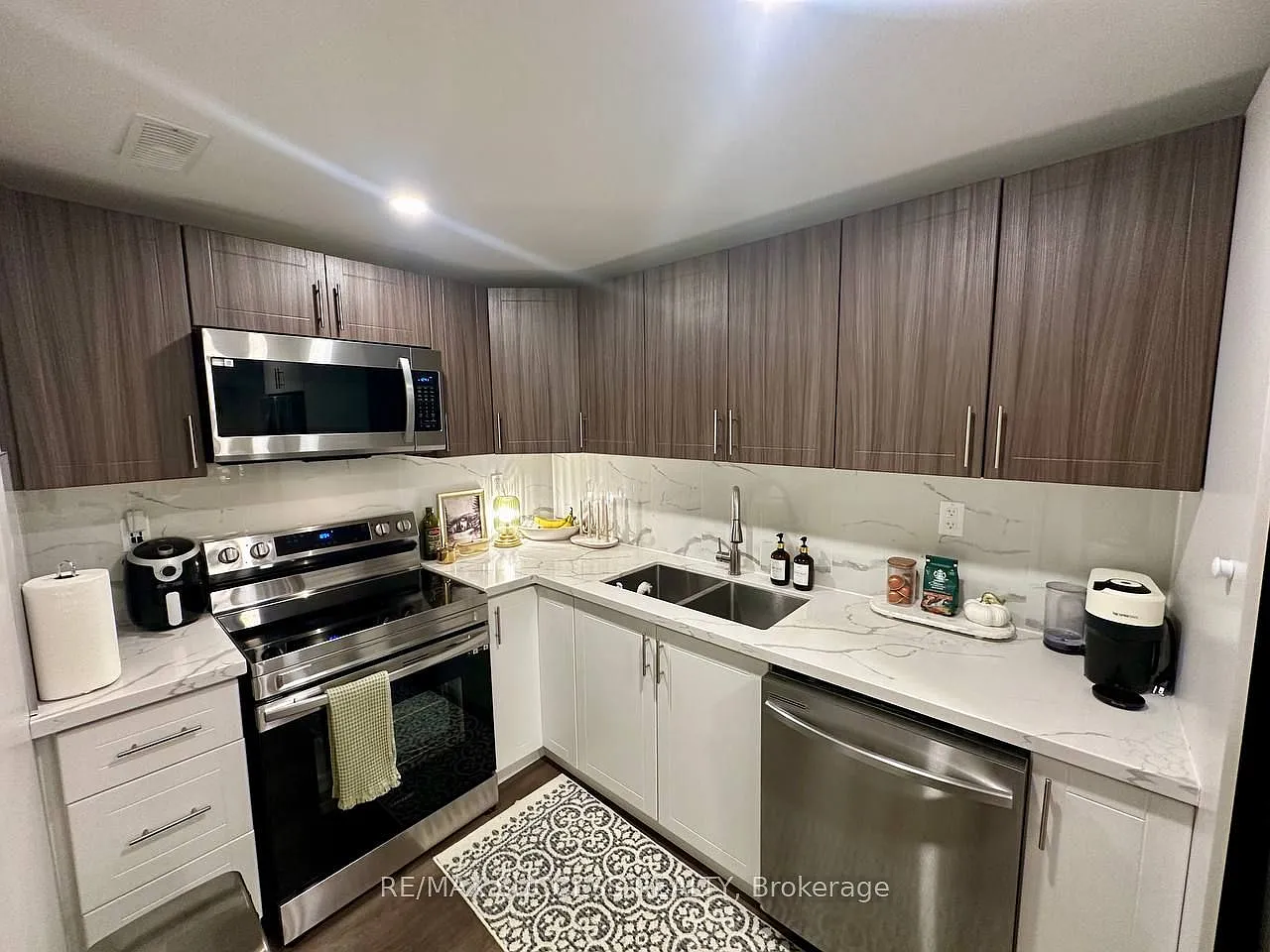 2 bed, $2,000 — Photo 3