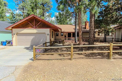 1064 Pine Ln Photo 1