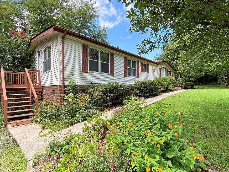 1st image of 306 Saddlebrook Dr
