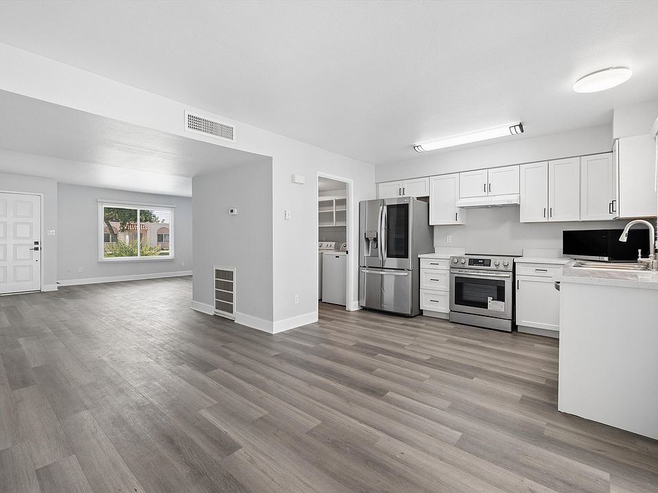 Kitchen - brand new stainless steal appliances