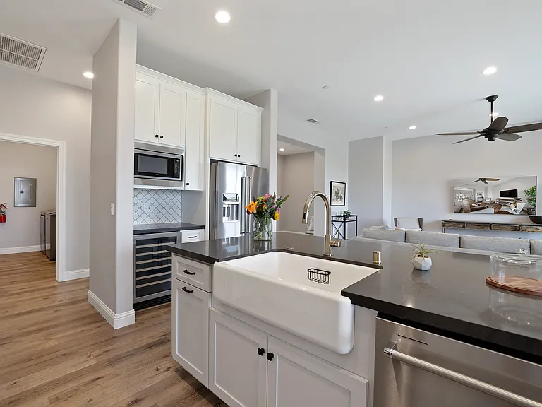 9403 E Jahant Rd — Photo 24