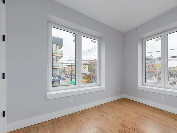 310 Saint Nicholas Avenue image 1 of 5