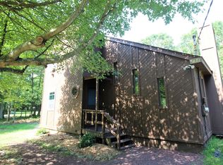 830 Old Stage Rd, Albrightsville, PA 18210