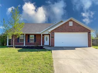 559 Elk Ave, Elkins, AR 72727