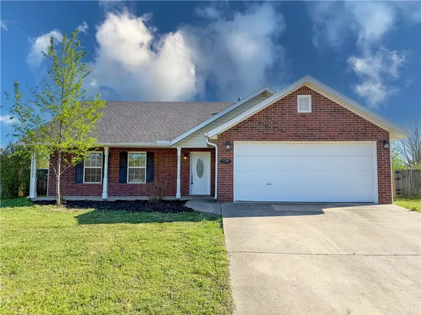 559 Elk Ave, Elkins, AR 72727