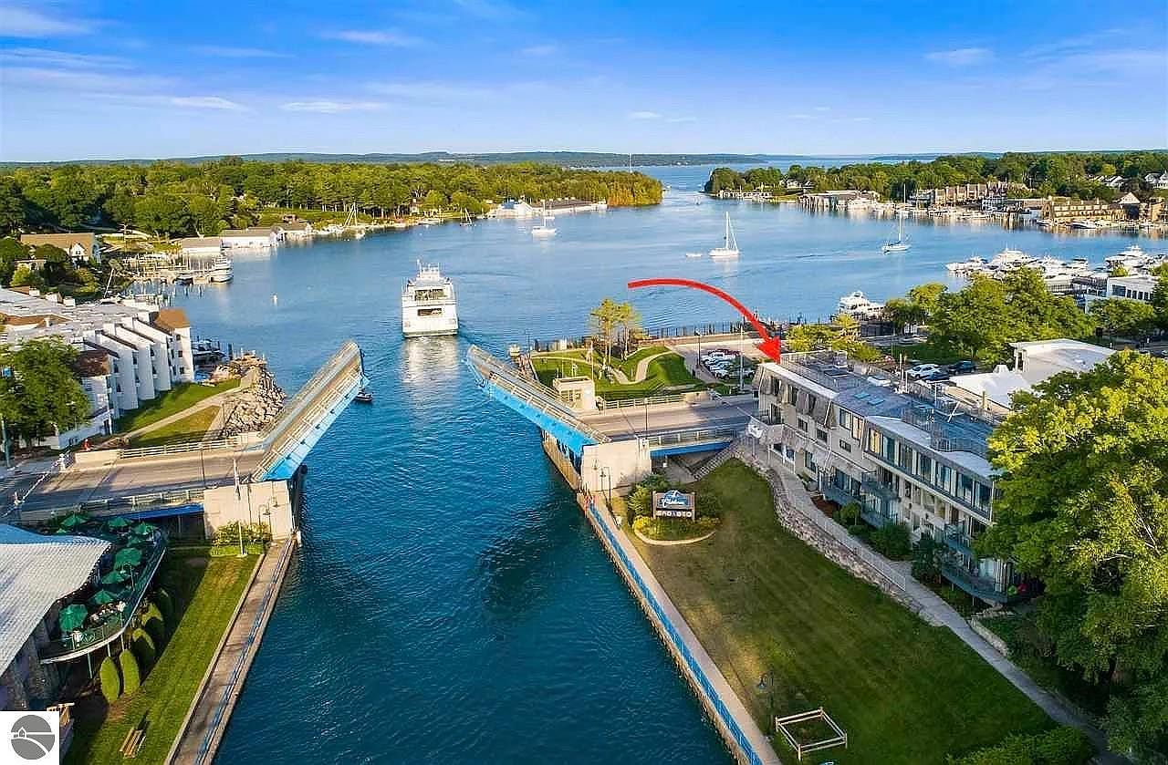 103 Bridge St UNIT 5, Charlevoix, MI 49720 Zillow