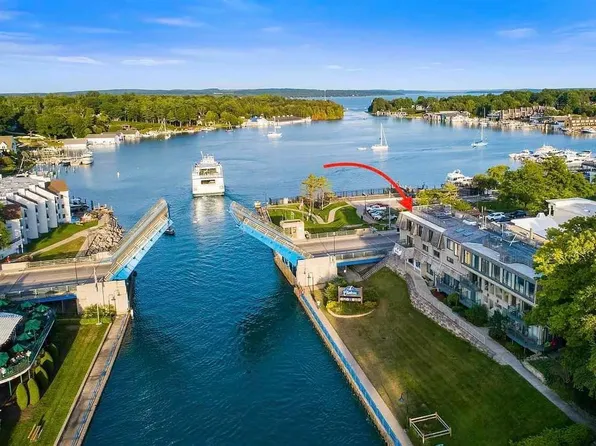 103 Bridge St Unit 5, Charlevoix, MI 49720