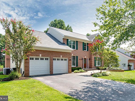 3rd image of 2874 Thornbrook Rd