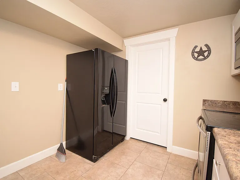 3638 W Jasmine St — Photo 25