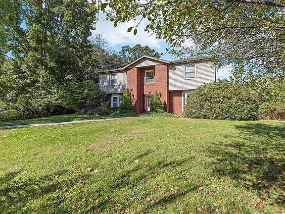 2nd image of 345 Stoneybrooke Dr