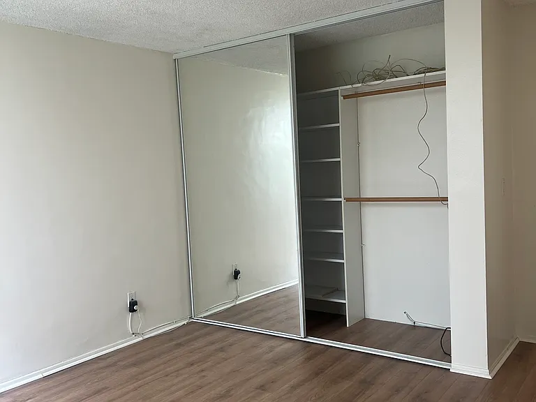 6526 Ocean Crest Dr — Photo 12