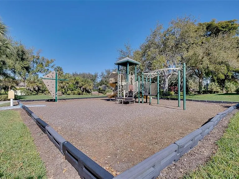 7242 Hamilton Rd — Photo 25