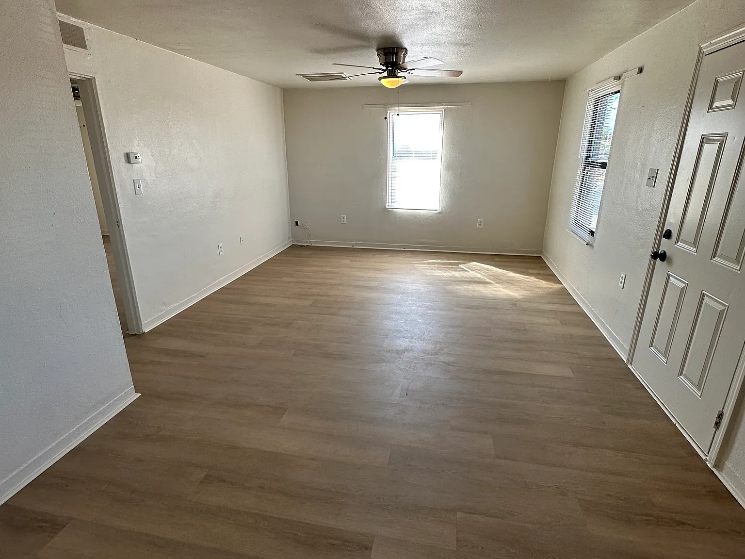 2 bed, 825 sqft, $1,165 — Photo 4