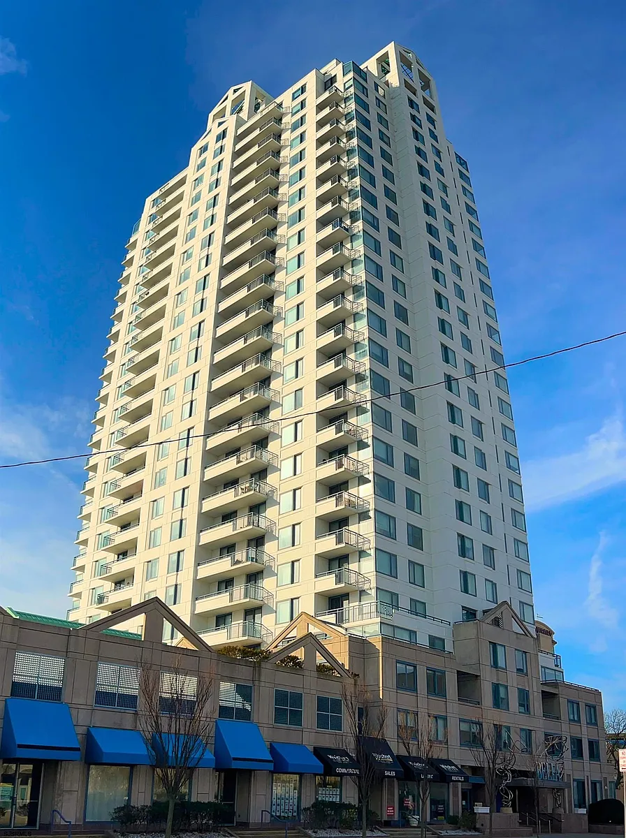 Building Photo - 526 Pacific Ave #1206