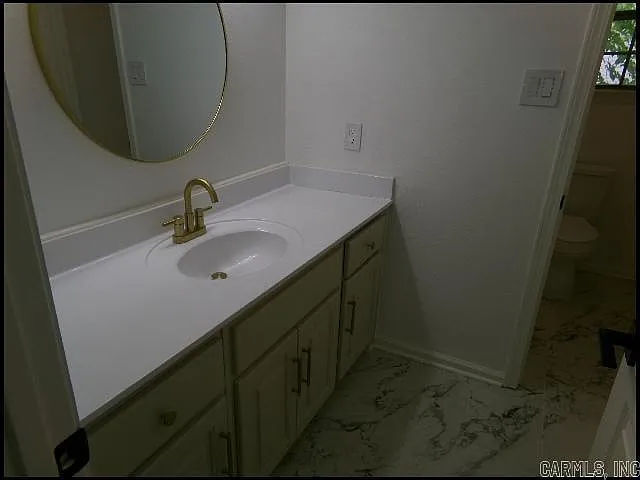 606 E 21st St — Photo 22
