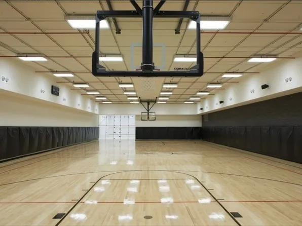 50 Riverside Boulevard image 16 of 20