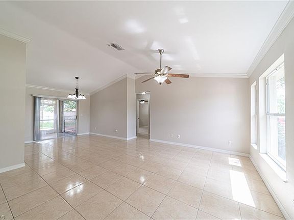 4th image of 165 SE 18th St