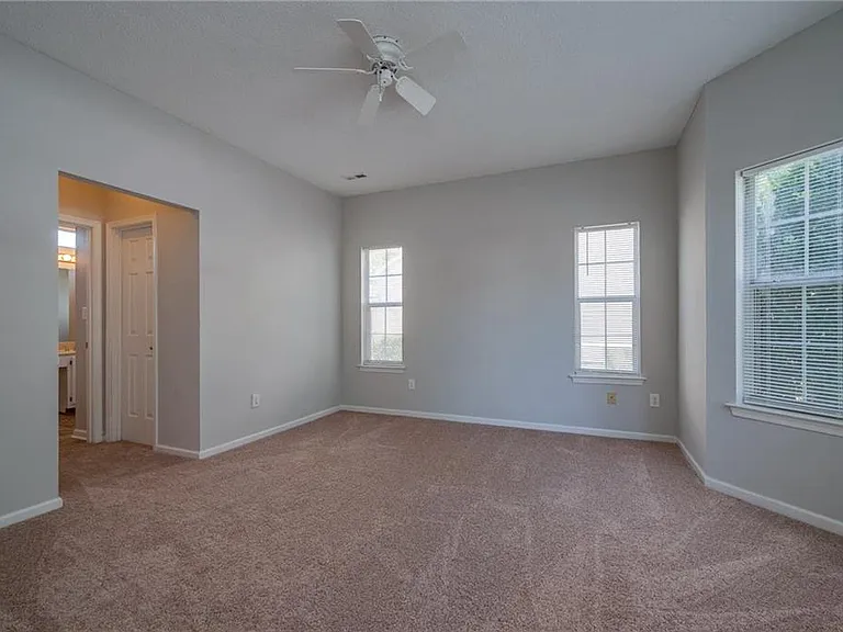 850 Worcester Way — Photo 12