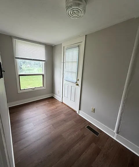 1706 S Lee St — Photo 9