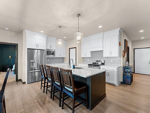3rd image of 4209 Downton Cir