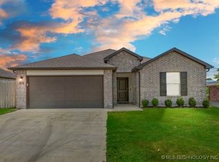 1168 Shasta Ln, Mannford, OK 74044