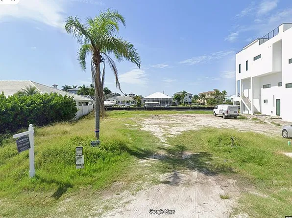 364 Conners Ave, Naples, FL 34108