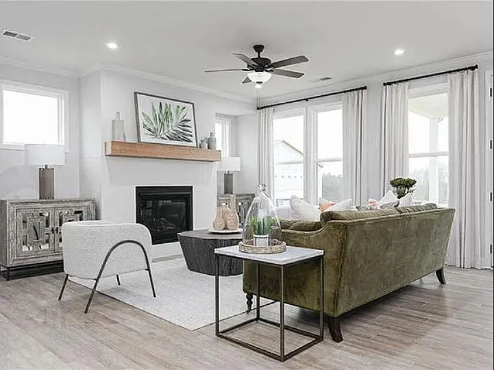 6015 Stella Dr — Photo 1