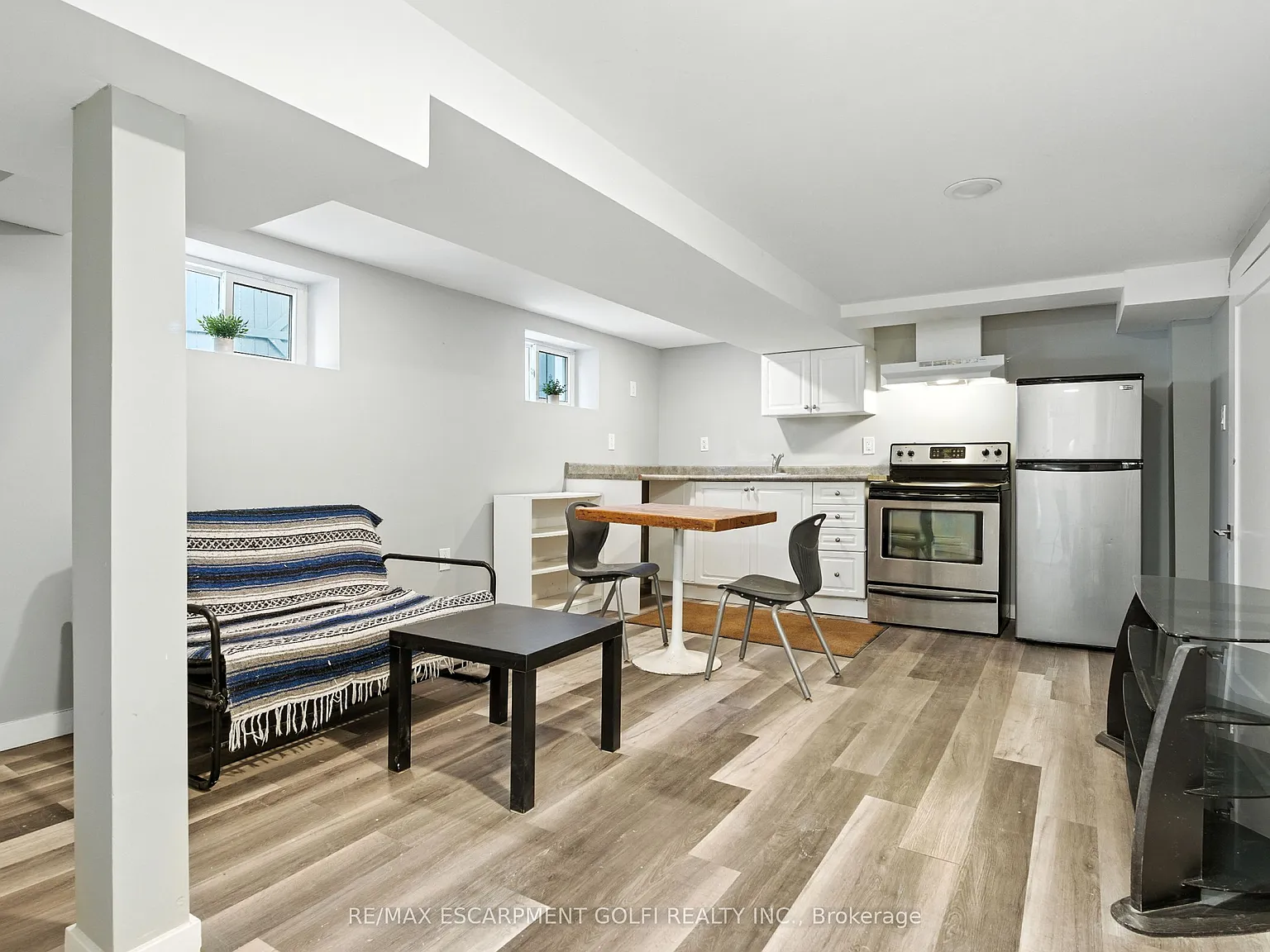 2 bed, $1,300 — Photo 2
