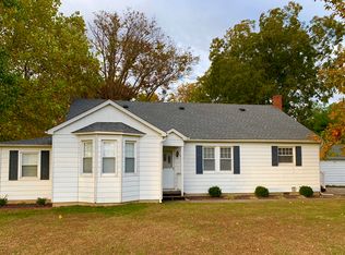 400 W Elm St, Okawville, IL 62271