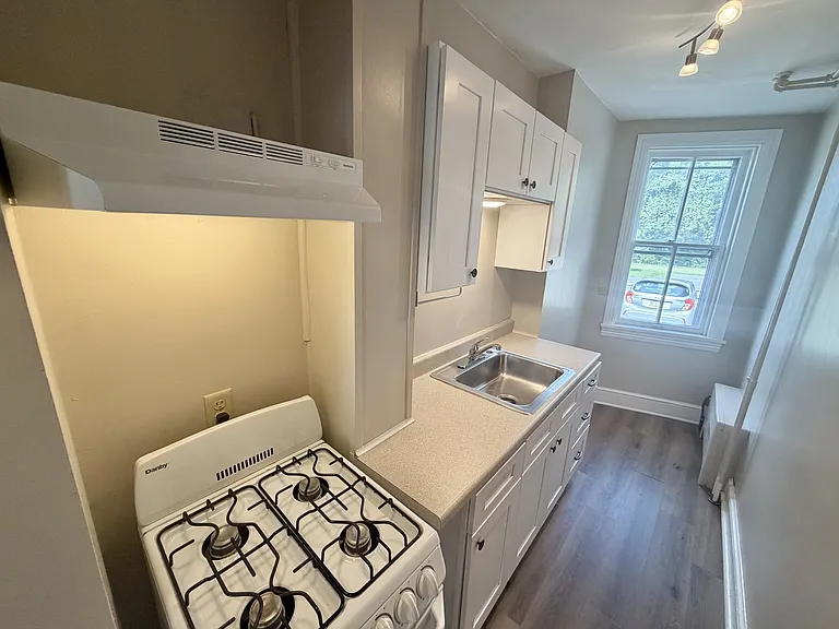39 W King St #3 — Photo 14