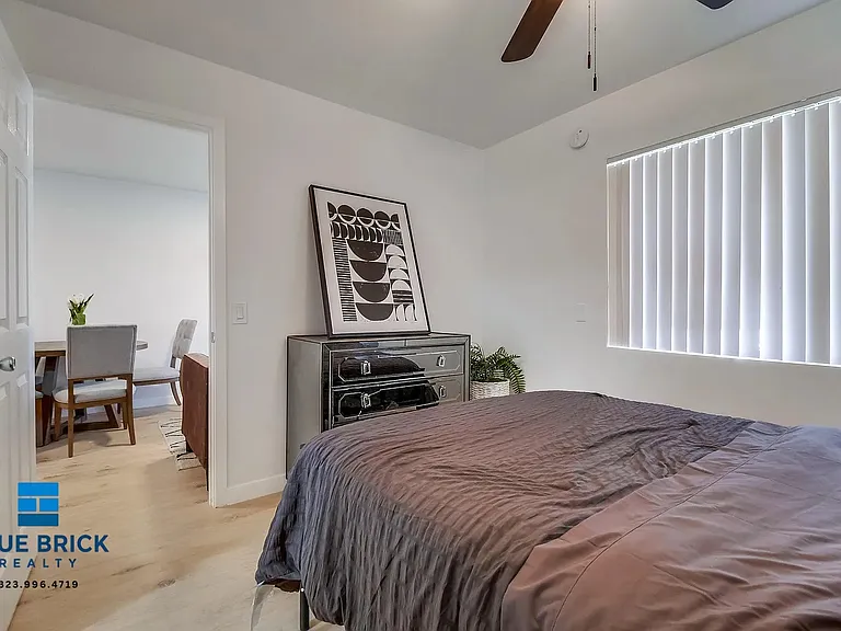 14235 Vanowen St #6 — Photo 10