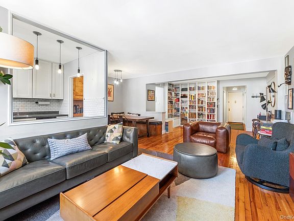 3rd image of 282 E 35th Street #4K
