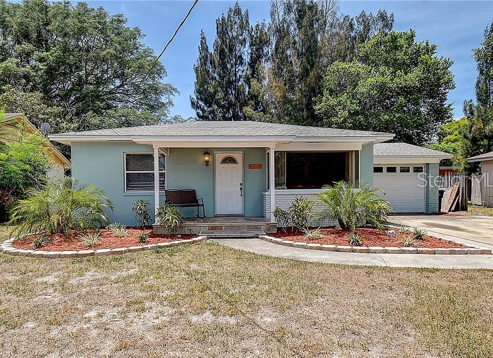 1st image of 702 Phoenix Ave