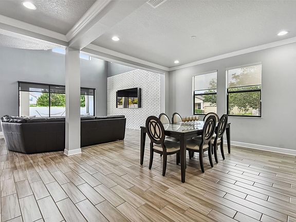 5th image of 12489 Fitzroy St
