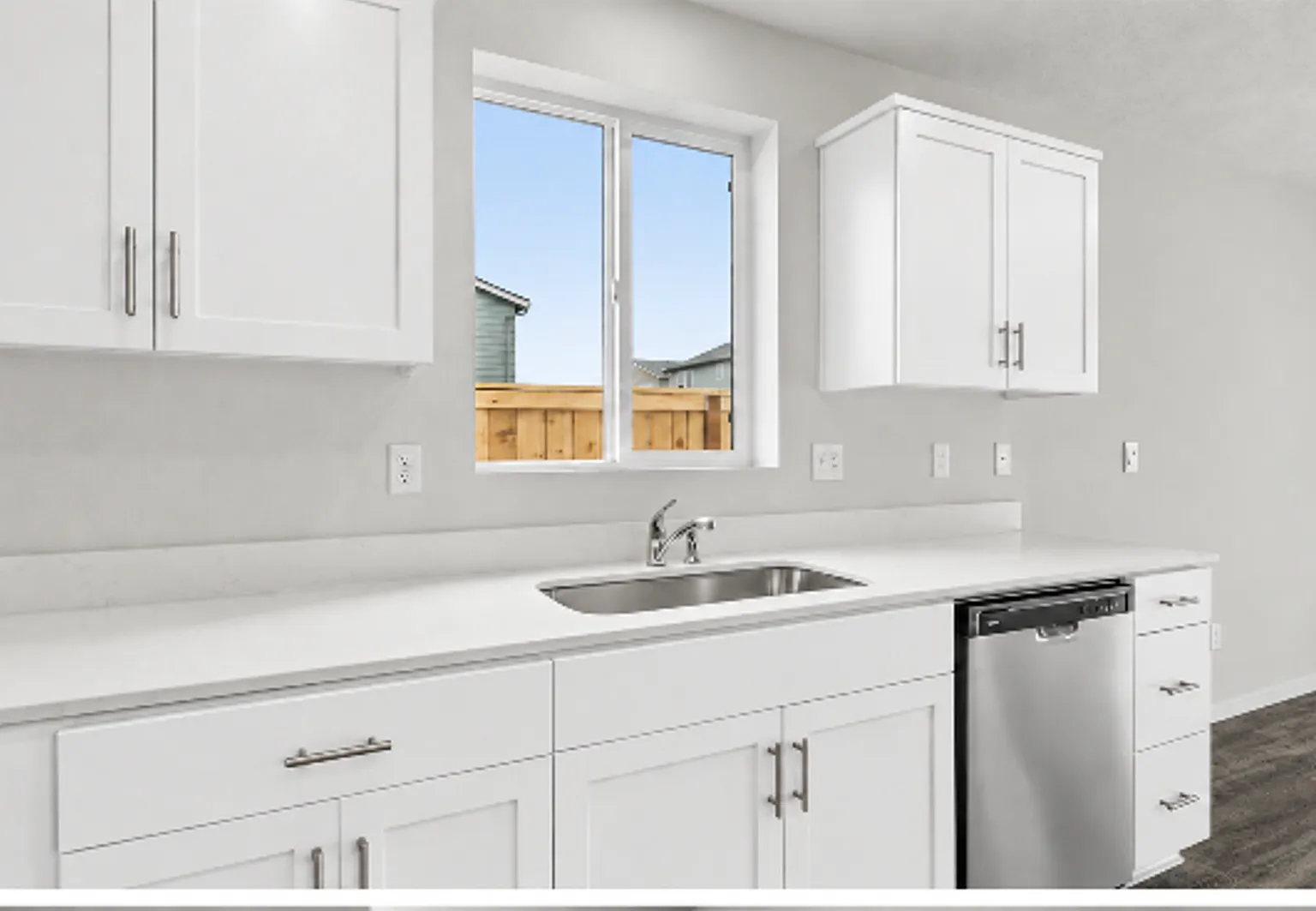 4Bd/2.5Ba Two Story House - Available to View! — Photo 4