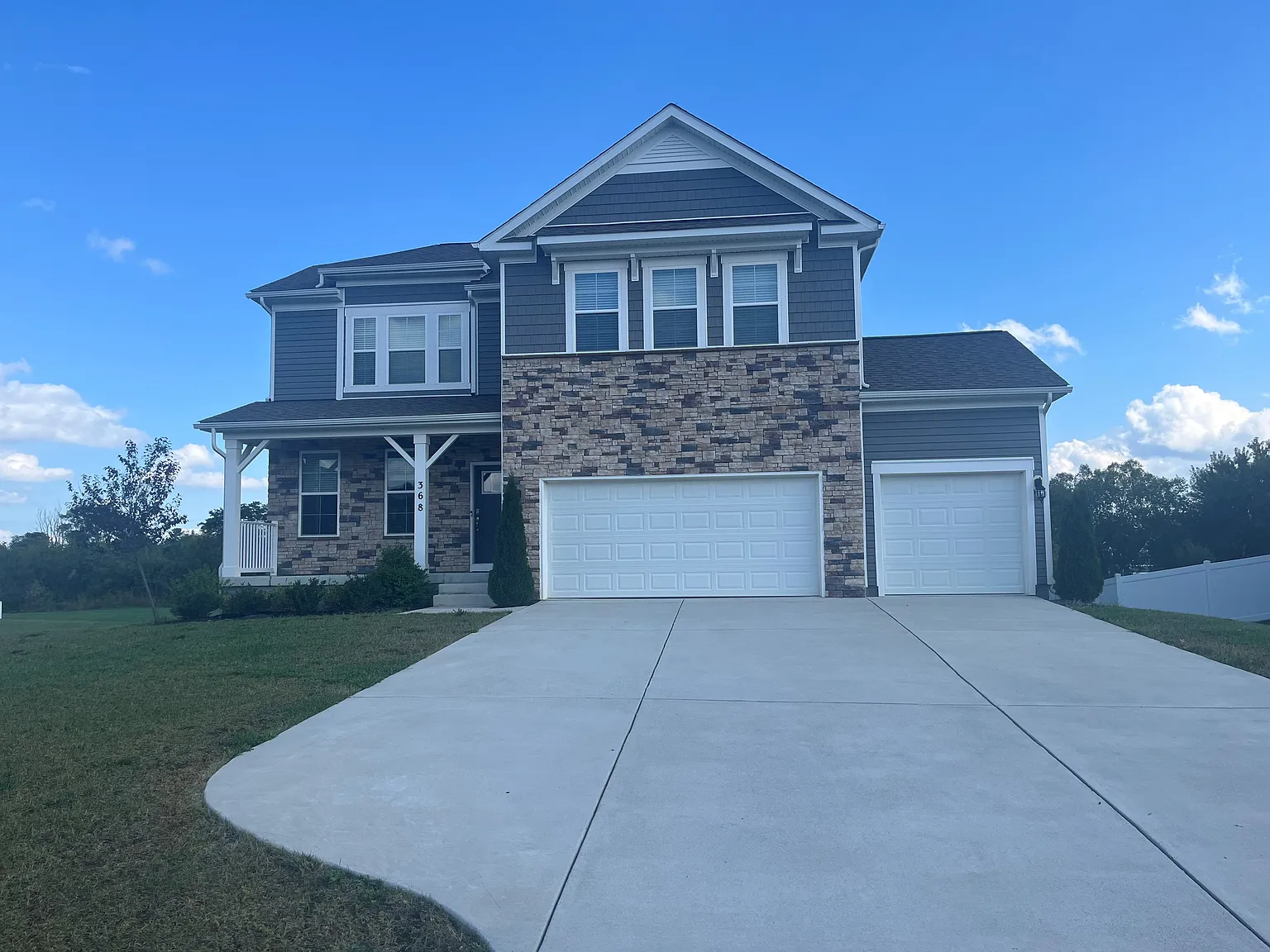4 bed, 2661 sqft, $3,850 — Photo 1