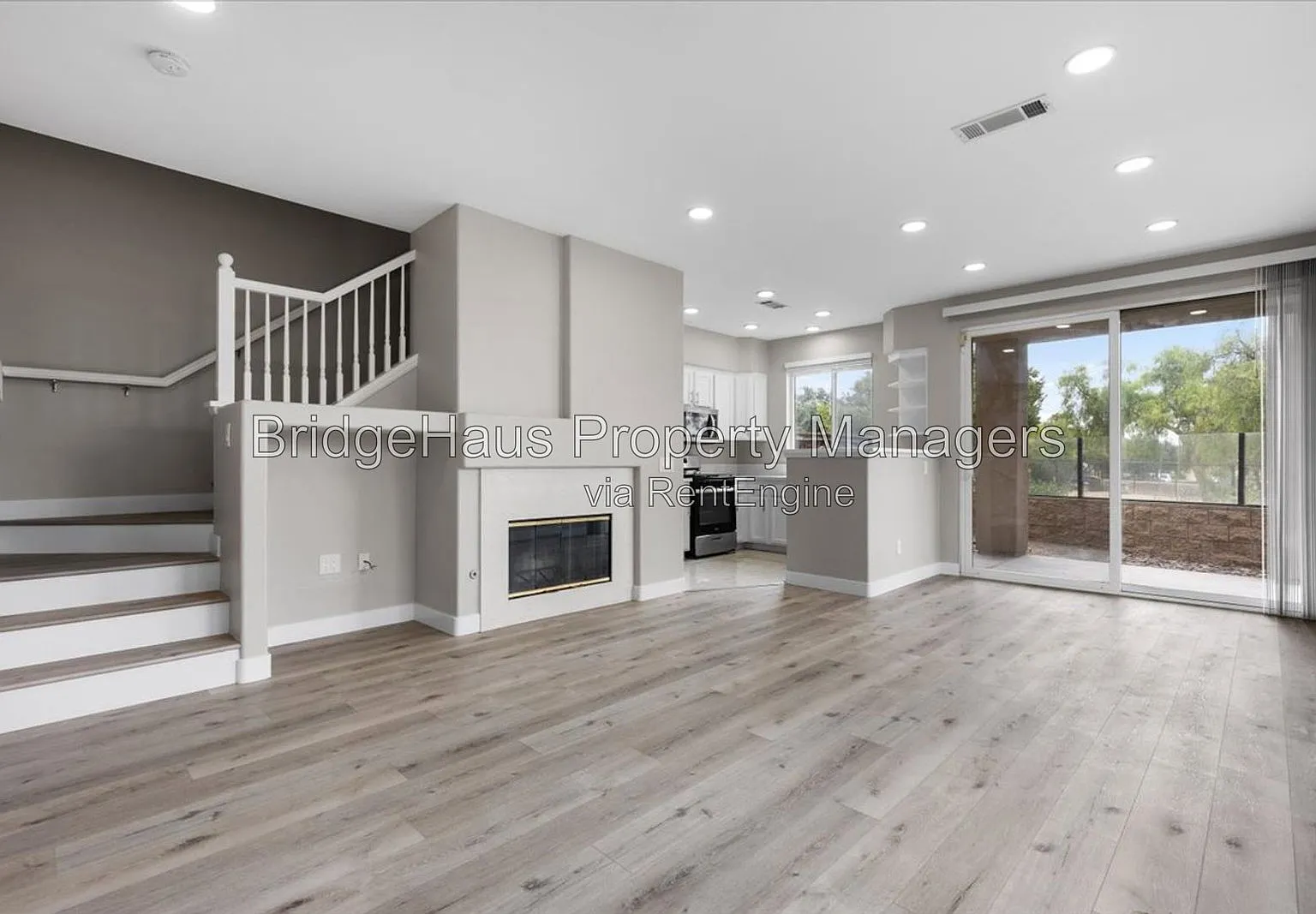2 bed, 2.5 bath, 1200 sqft, $3,350 — Photo 2