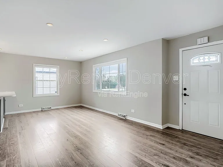 1845 W Stoll Pl — Photo 4