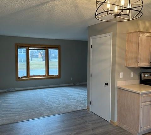5th image of 16335 Fishing Ave W